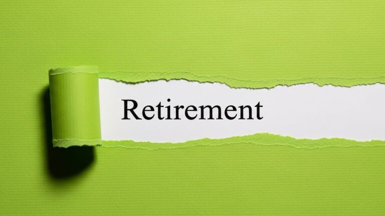 Well-Deserved Retirement Congratulations: 30 Card Messages and Cakes Ideas